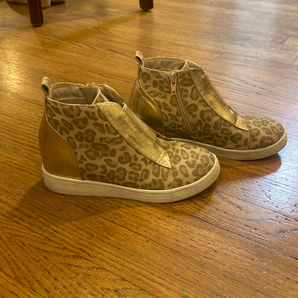 Girls size 3 shoes